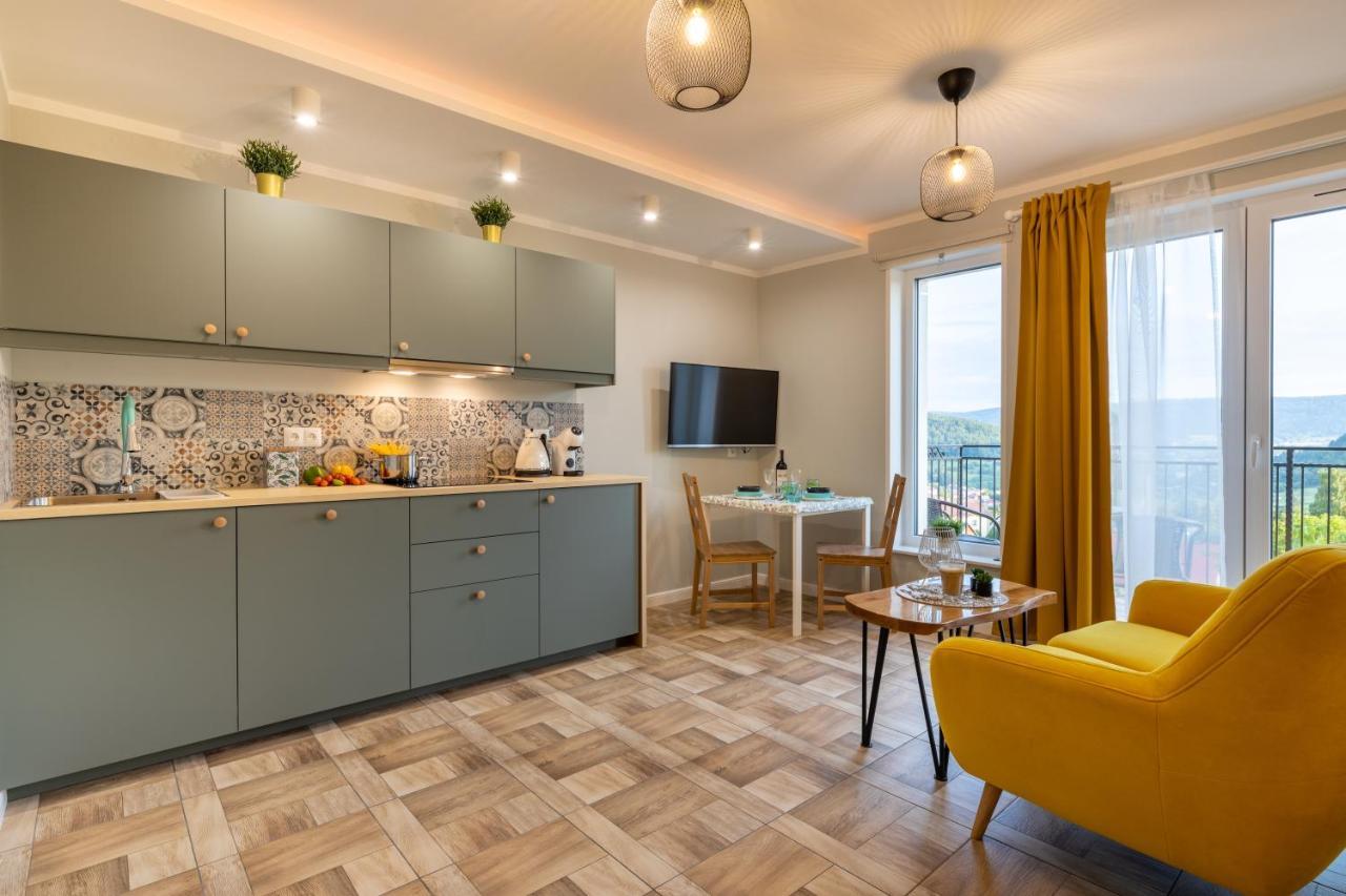 Villa Kasztelan Apartamenty 下乌斯奇基 外观 照片