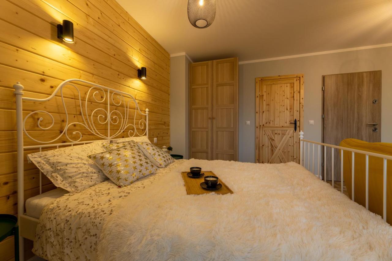 Villa Kasztelan Apartamenty 下乌斯奇基 外观 照片