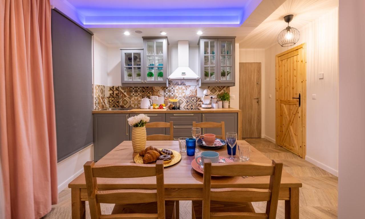 Villa Kasztelan Apartamenty 下乌斯奇基 外观 照片